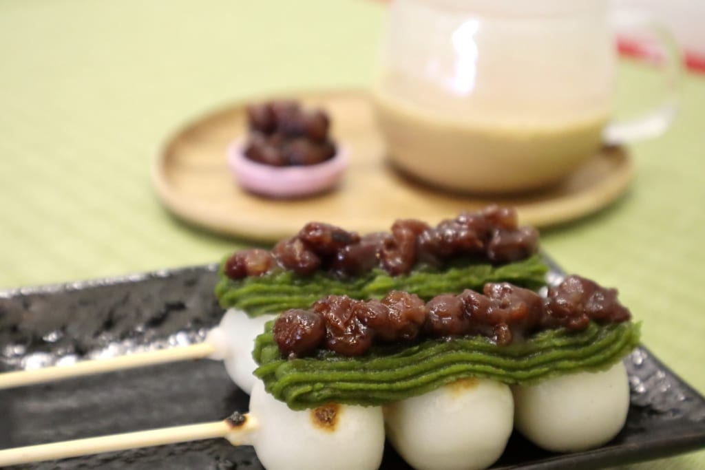 dango au matche et à la crème de haricot rouge