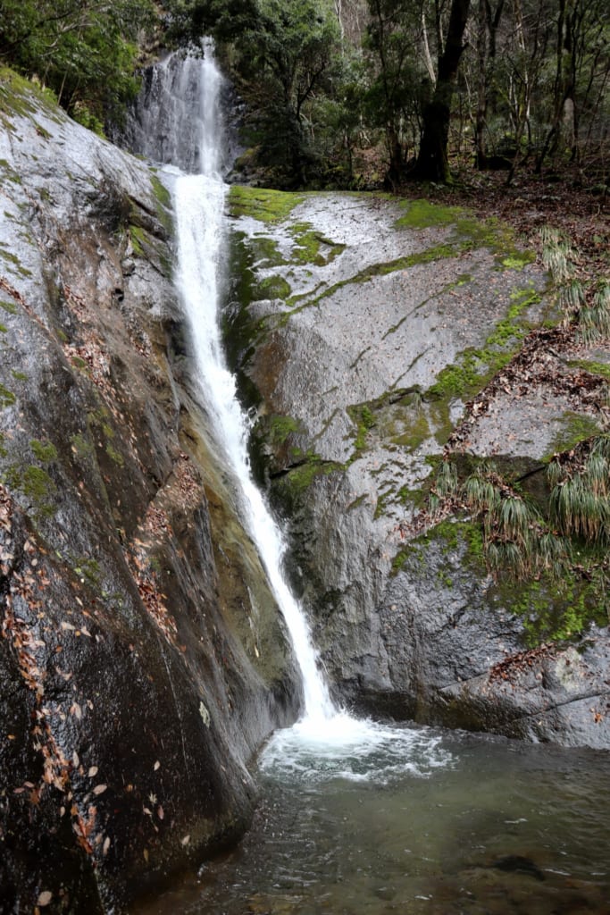 les deux parties de la cascade de Saruo