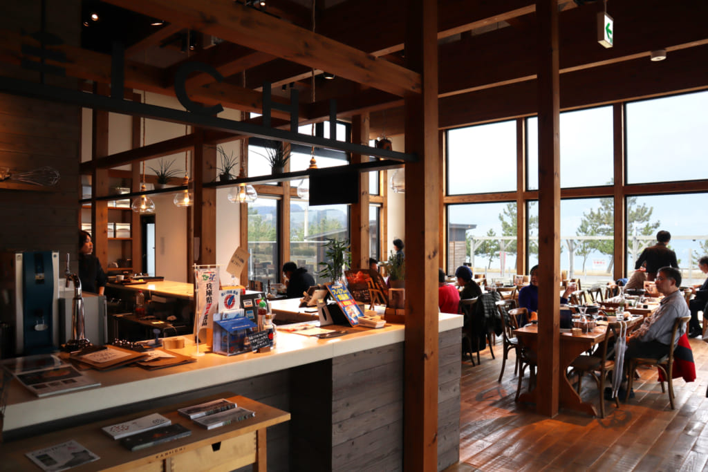 la salle à manger du restaurant kan ichi