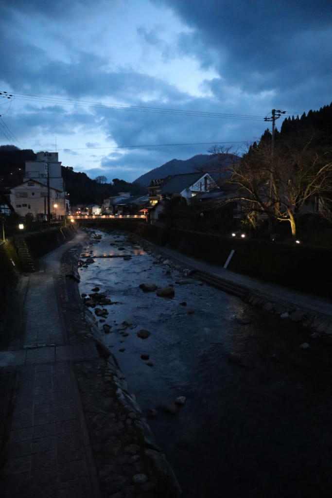 yumura onsen de nuit