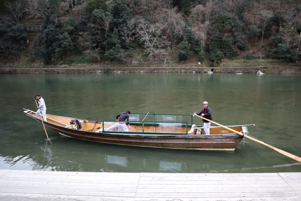 Petite barque sur la rivière Hozu