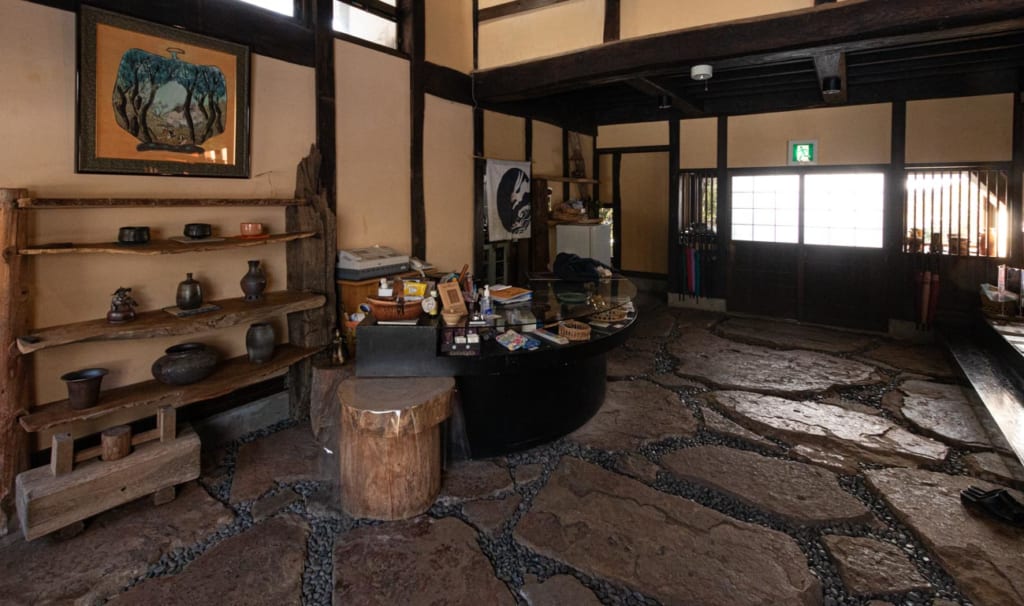 Entrée du Ryokan Hananoki