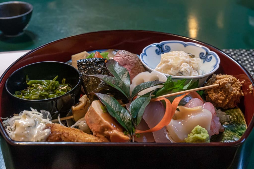 Repas izakaya furumachi Niigata Japon