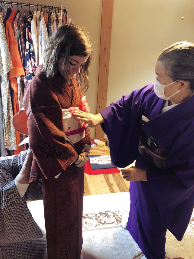 on m'habille d'un kimini