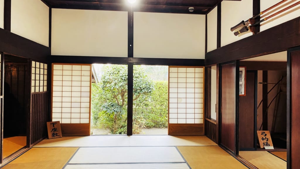 l'intérieur de cette ancienne maison de samouraï