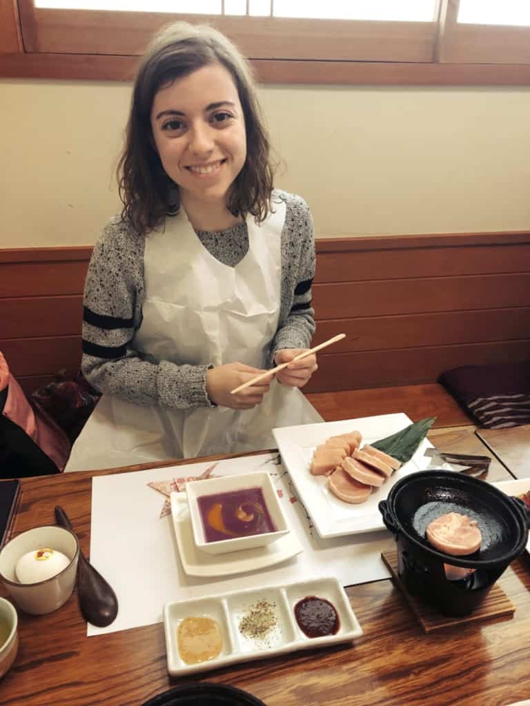 je m'apprête à manger mon repas à izumi