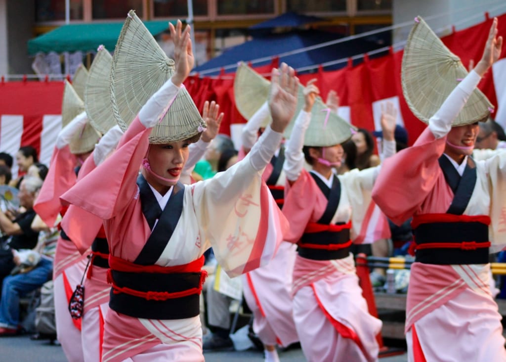 Danseuses lors du festival Koenji Awa Odori de Tokyo