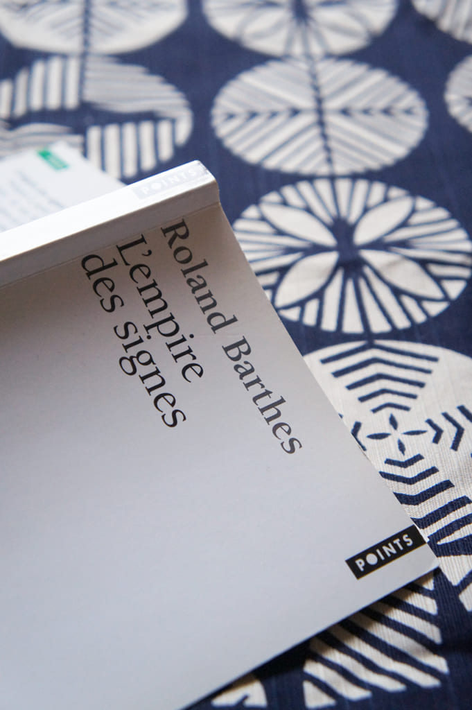 L'Empire des Signes de Roland Barthes : livre posé ouvert