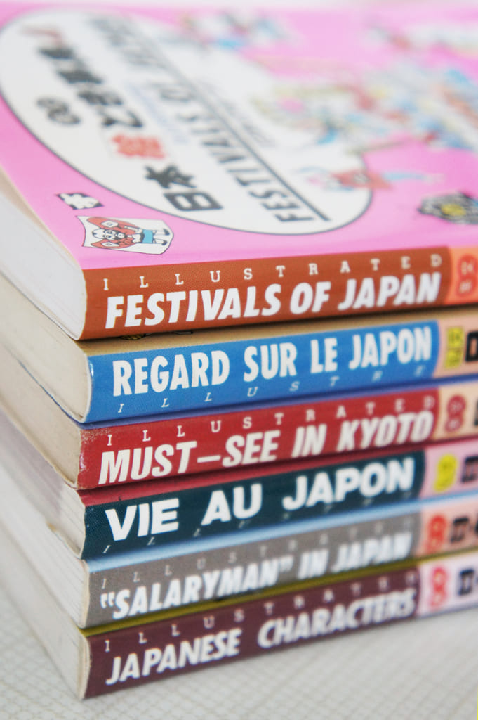 Tranche de livres de la collection "Japan in your pocket"