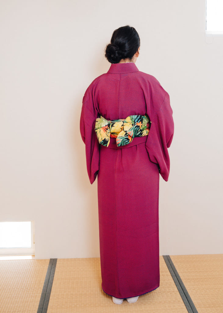 Le dos du kimono et le noeud de style bonko