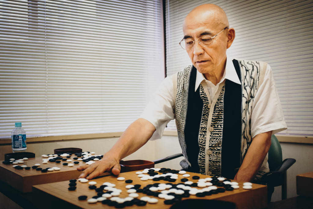 Takemiya Masaki au stage d'été de la Nihon Ki-in