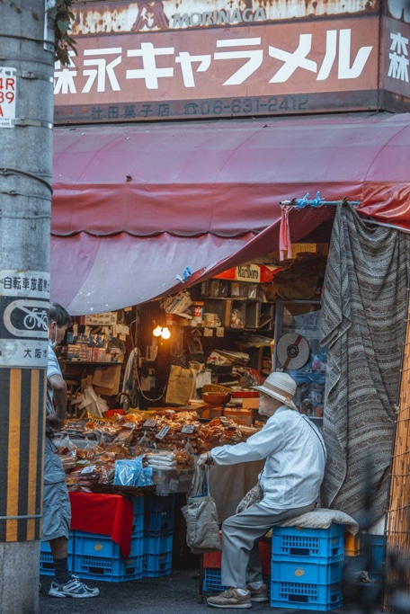 on trouve à manger pour pas cher dans le quartier de Nishinari à Osaka