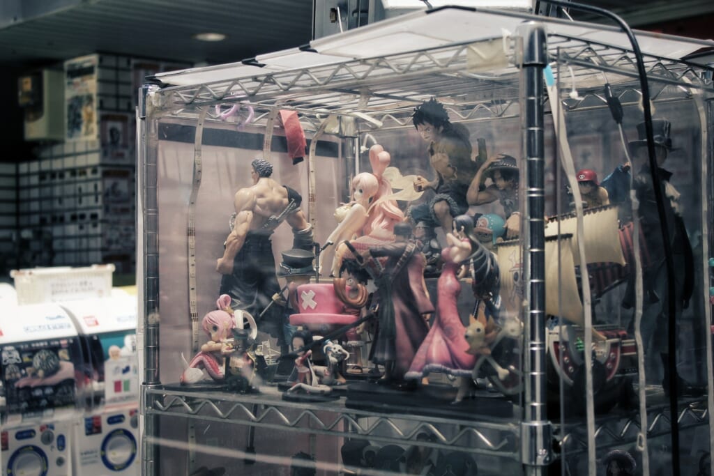 Figurines d'anime japonais dans un magasin à Osaka
