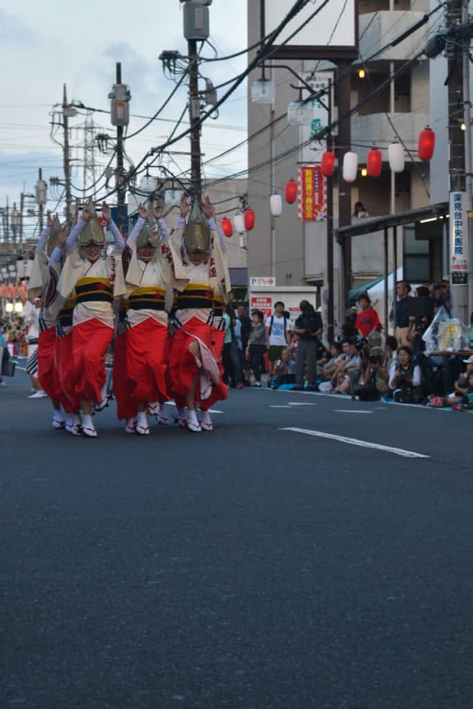 danseuses en kimono lors d'un festival de danse du Japon