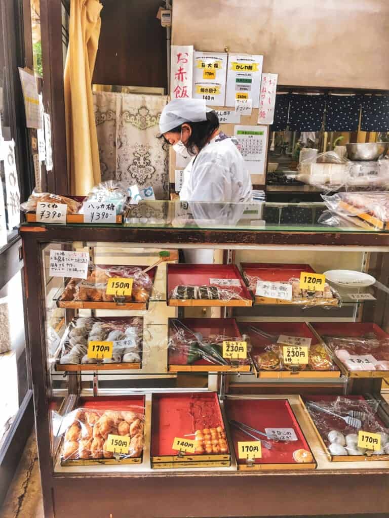 boutique traditionnelle japonaise dans le quartier d'Oji