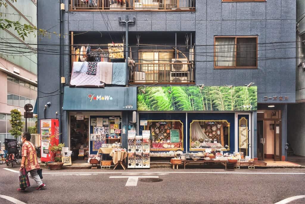 Yamawa, une boutique consacrée au dieu renard à Oji