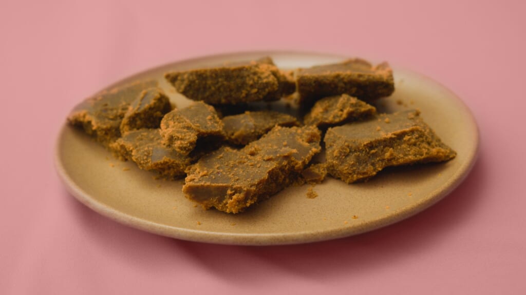 Des morceaux de roux de curry fait maison