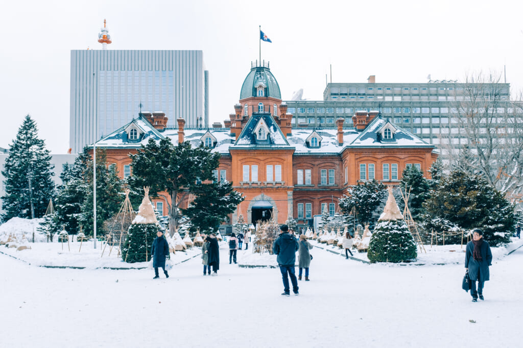 L'ancien bâtiment du gouvernement de Sapporo en hiver