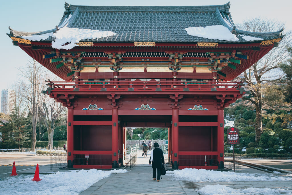 Porte d'entrée d'un temple à Tokyo