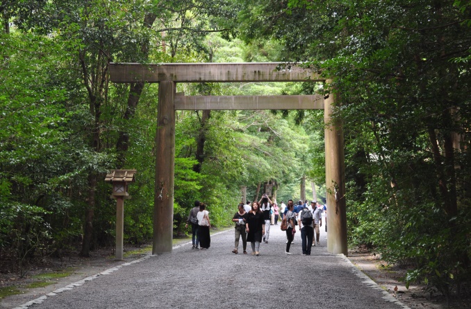Second torii à l’entrée du sanctuaire Geku