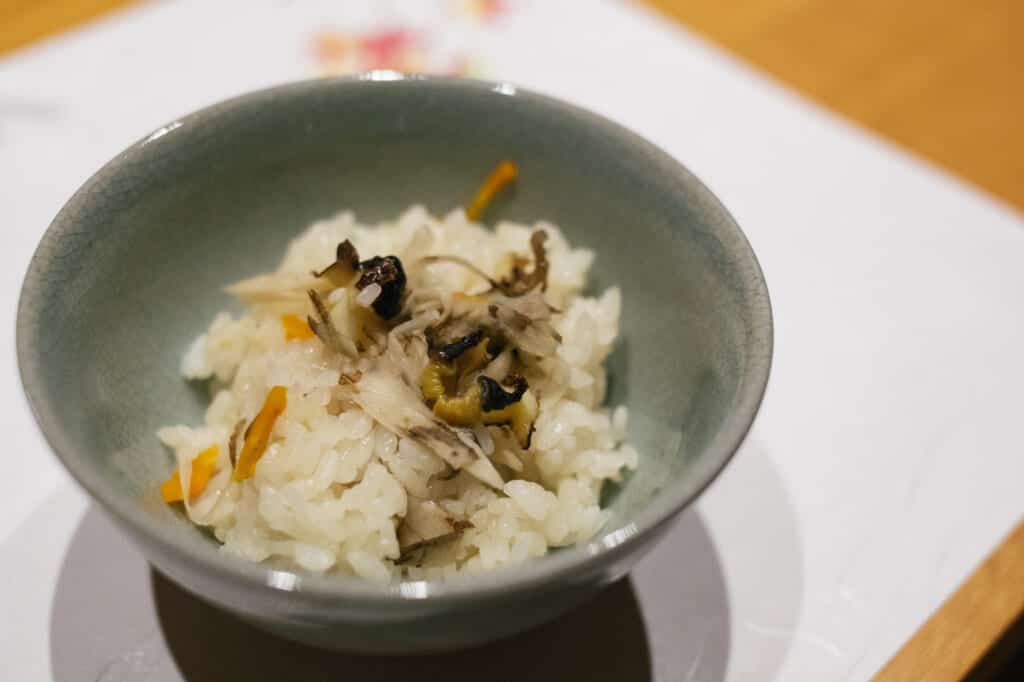 Riz japonais cuisiné dans un restaurant traditionel
