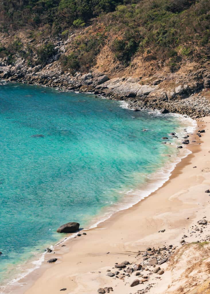 Les teintes turquoises de la plage de Nokubi