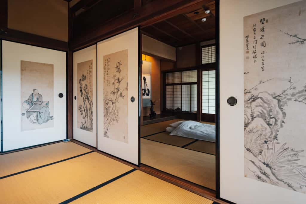 L'intérieur d'une maison japonaise traditionelle rénovée