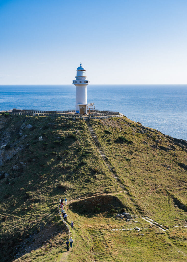 le phare d'Osezaki sur une colline