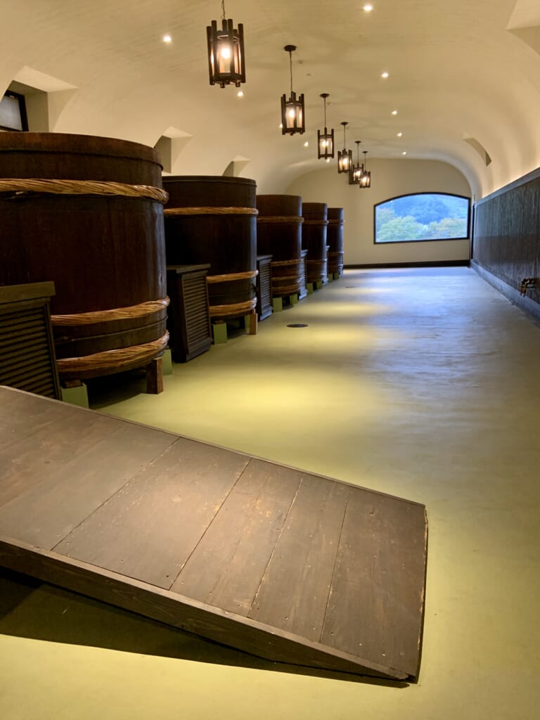 l'intérieur d'une brasserie de saké à nihonmatsu