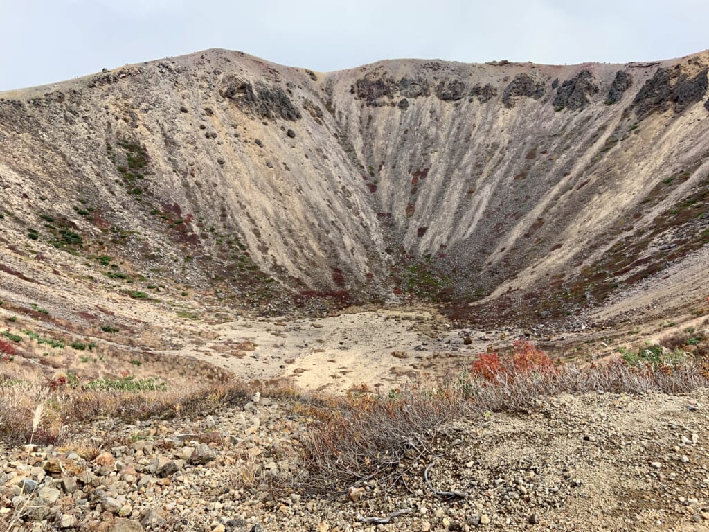 cratère d'azuma kofuji dans la préfecture de Fukushima