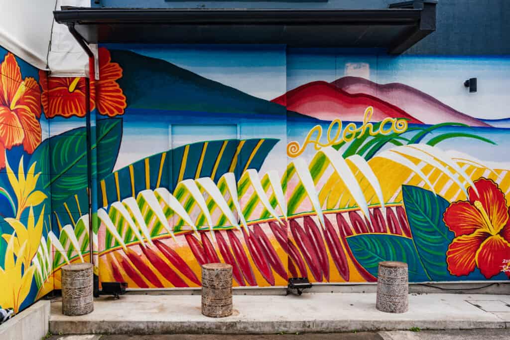 Peinture murale rappelant Hawaï au Japon, près d'Enoshima