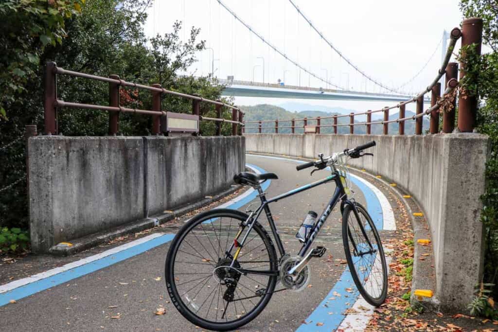Le pont de Kurushima depuis l'île d'Oshima