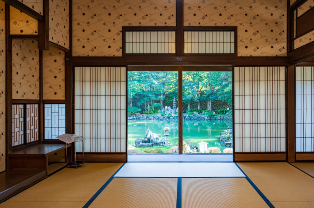 Intérieur de la résidence de samouraï Gotoshi, ouvert sur son jardin japonais