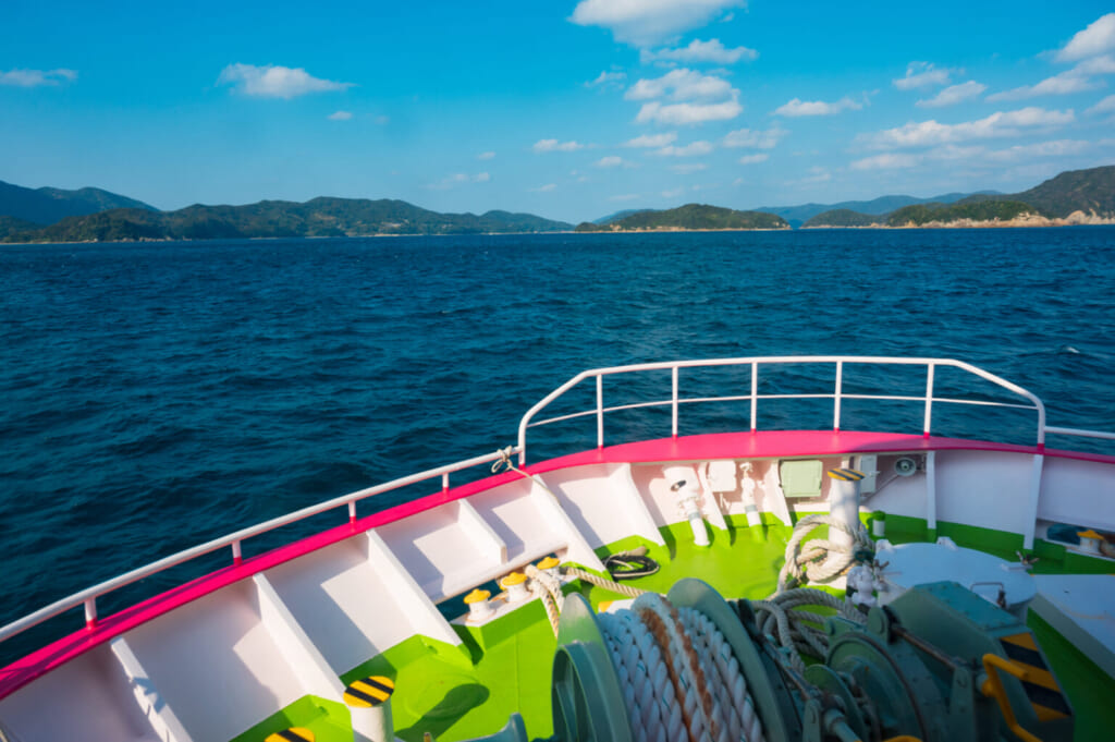 Vue depuis le ferry entre Fukue et Hisaka, deux des îles Goto