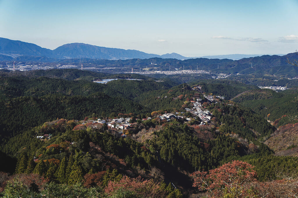 Vue sur le mont Yoshino à l'automne