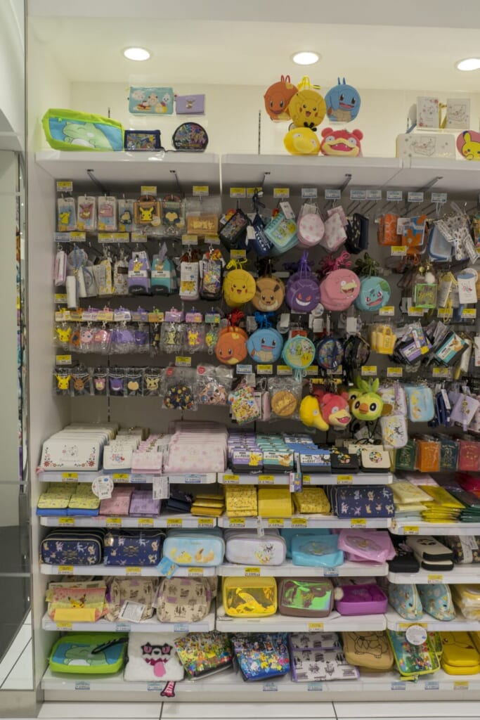 Goodies en vente dans un Pokémon Center