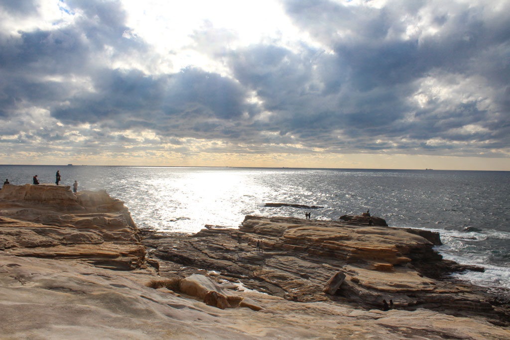 Le plateau rocheux de Senjojiki au bord de l'océan Pacifique à Shirahama