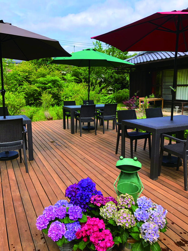 Terrasse d'un café au Japon