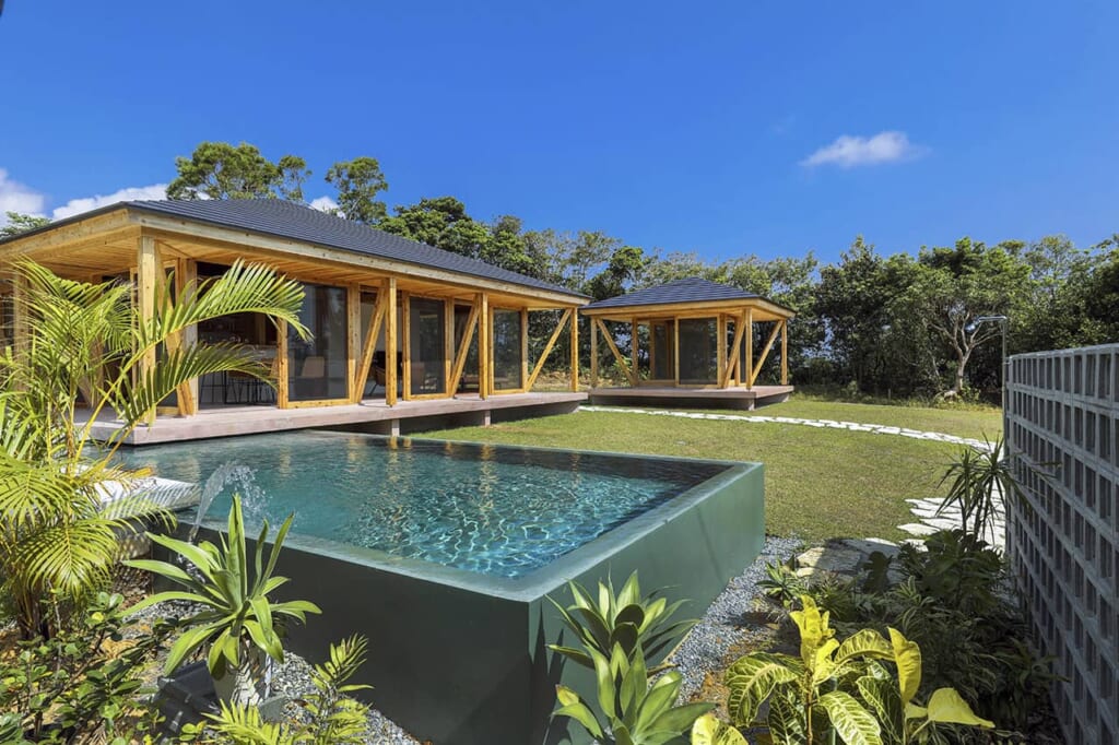 une ville japonaise moderne inspirée de l'architecture traditionnelle