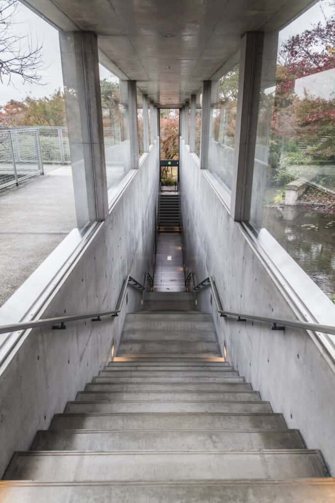 Passage souterrain aux apparences modernes