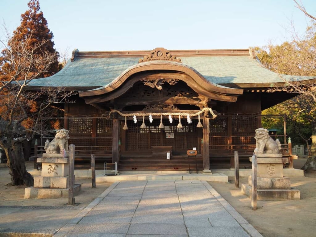 Sanctuaire Iwatsuhime (伊和都比売神社)