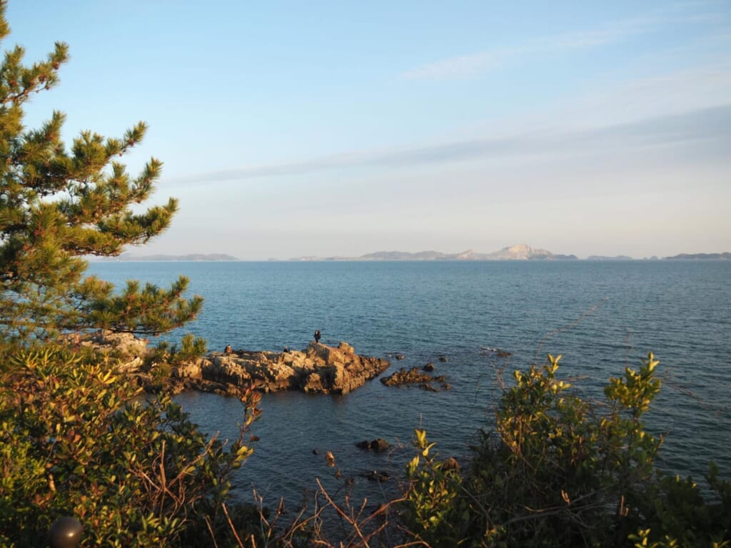 la vue de l'océan depuis la plage Fukuura fait rêver