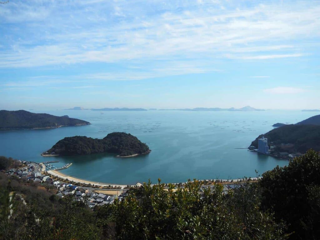 magnifique vue de la baie depuis le Mont Chausuyama