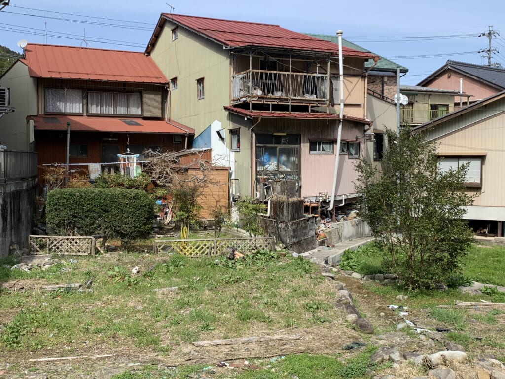 Maisons japonaises d'un quartier historique de Kanayama près de Gero Onsen