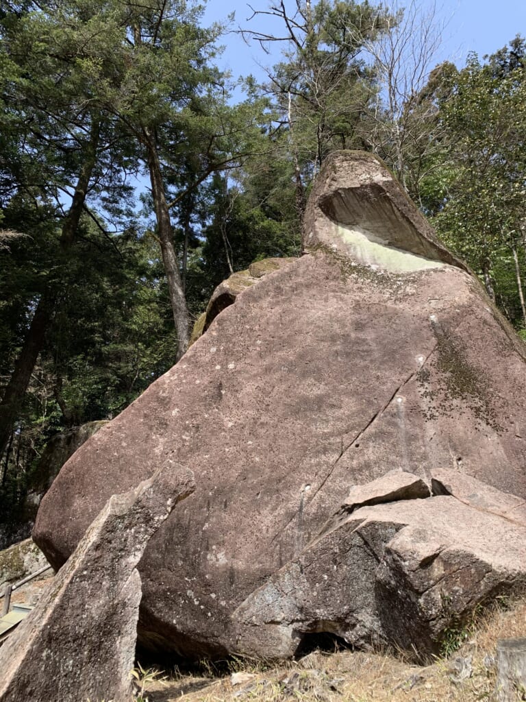 mégalithe de kanayama près de Gero Onsen