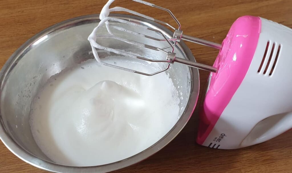 Préparation des blancs en neige