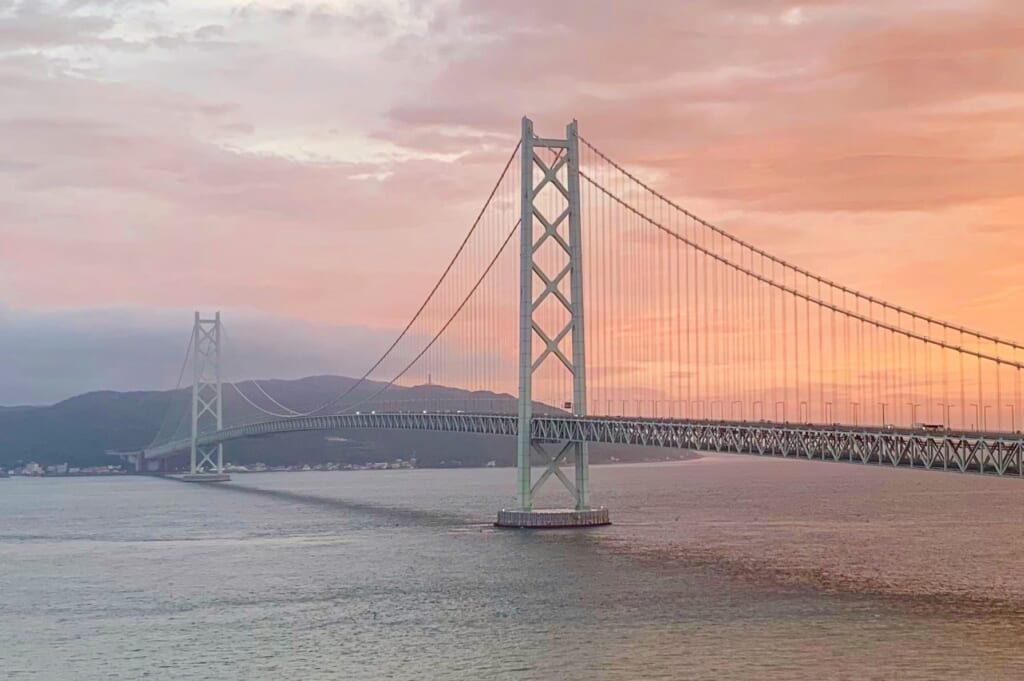 pont suspendu d'akashi au Japon