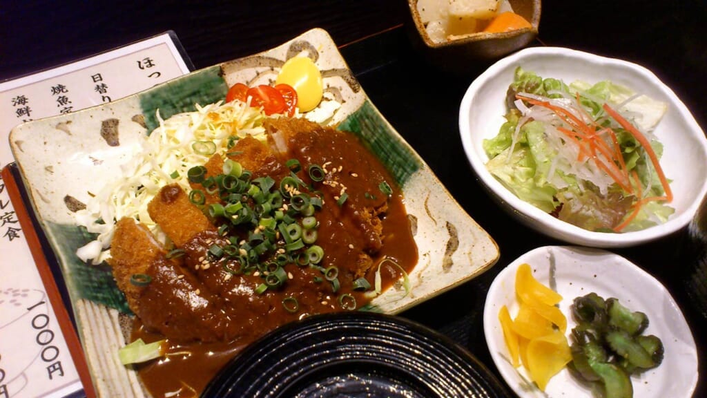 Repas teishoku de miso katsu, une spécialité de Nagoya