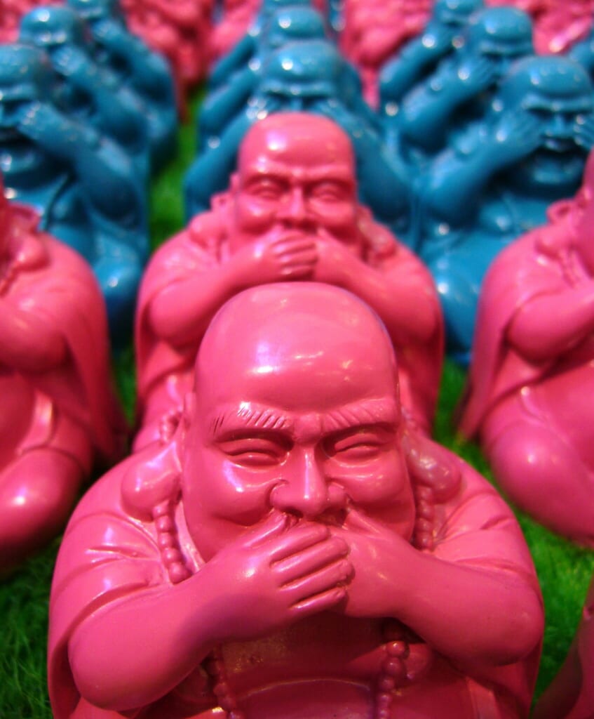 hotei, le bouddha rieur qui offre des jouets aux enfants