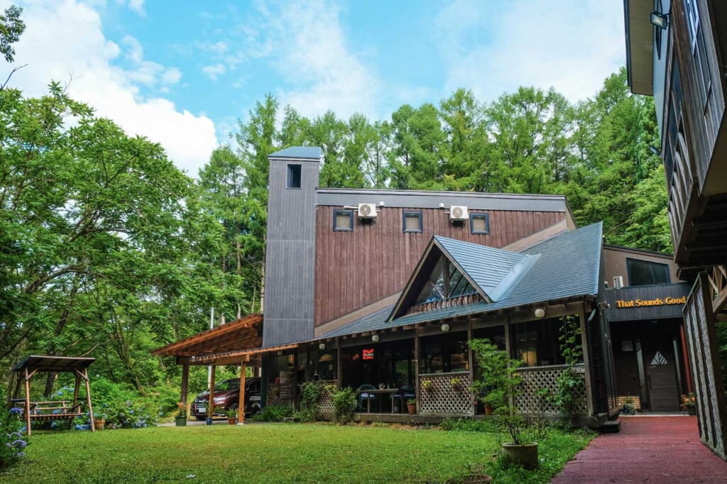 L'auberge, café et club de jazz That Sounds Good! à Tazawako, Semboku